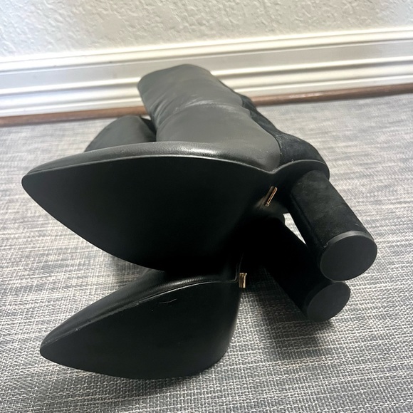 The 42 Gold Kolby Black Leather Pointed-Toe Boots - Picture 9 of 12